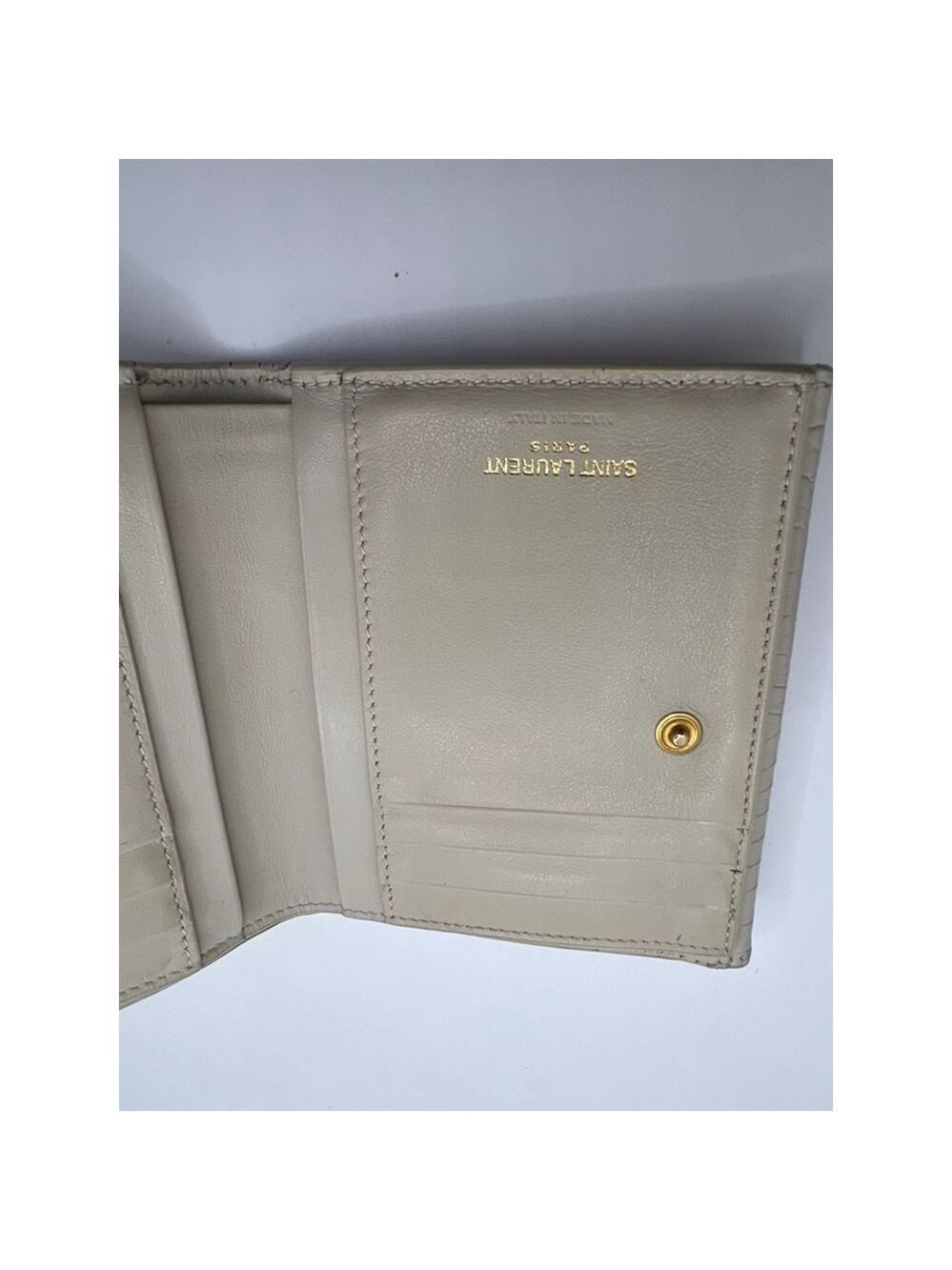 Excellent Condition Saint Laurent Wallet Beige Croc-Embossed Leather - Picture 3 of 9